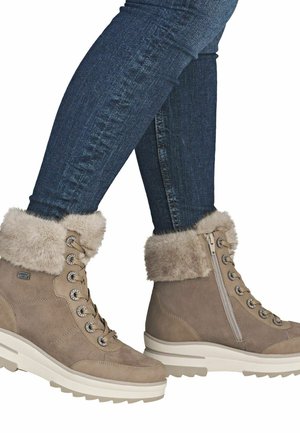 Remonte, STIEFELETTE - Stivali da neve  - camel fango beige camel