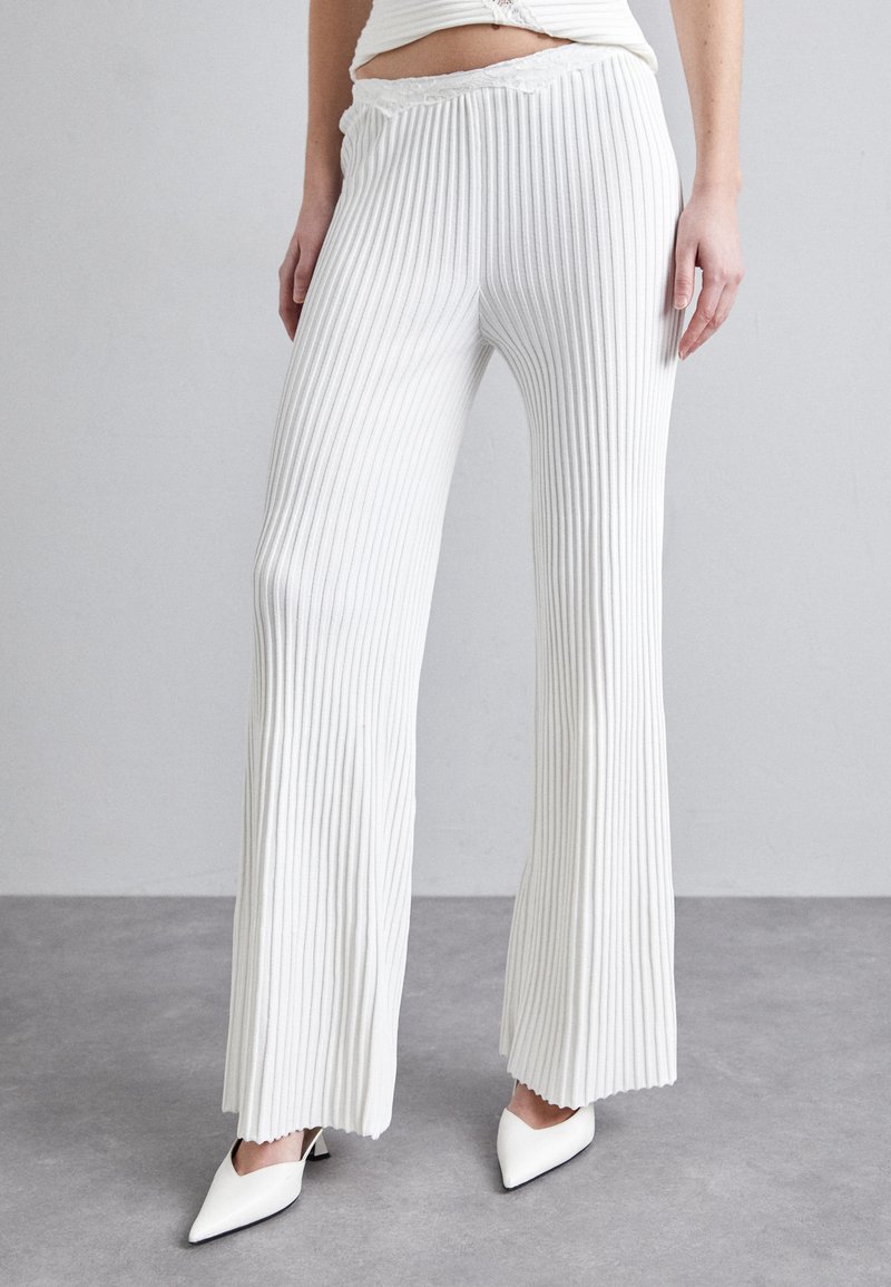 Vaillant Trousers - coco milk/white - Zalando.co.uk