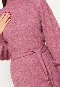 LolaLiza CABLE KNIT  WITH RIBBON - Abito in maglia - violet mel