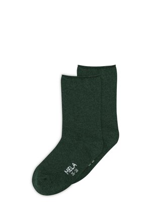 Paar schlichte dunkelgrüne mittellange Socken mit "MELA" und Größenangaben in Weiß nahe der Zehen, flach auf weißem Hintergrund ausgelegt.