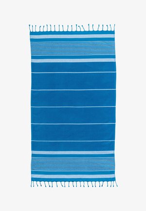 Serviette rectangulaire bleue avec des rayures horizontales blanches et des franges nouées sur les deux bords courts.