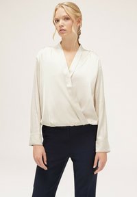 Motivi AD INCROCIO - Bluse - bianco