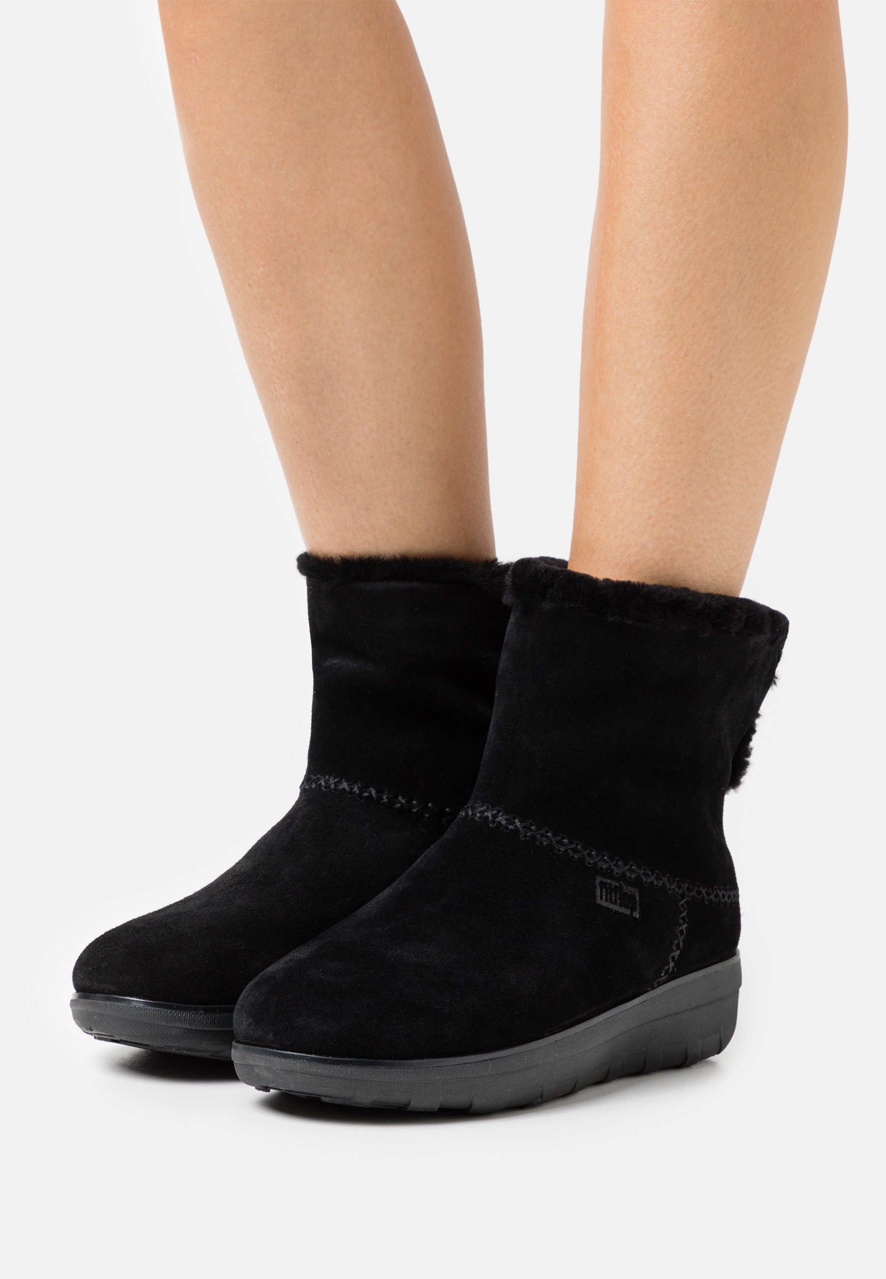 Computerspelletjes spelen overdracht Ga trouwen FitFlop MUKLUK SHORTY - Korte laarzen - all black/zwart - Zalando.nl