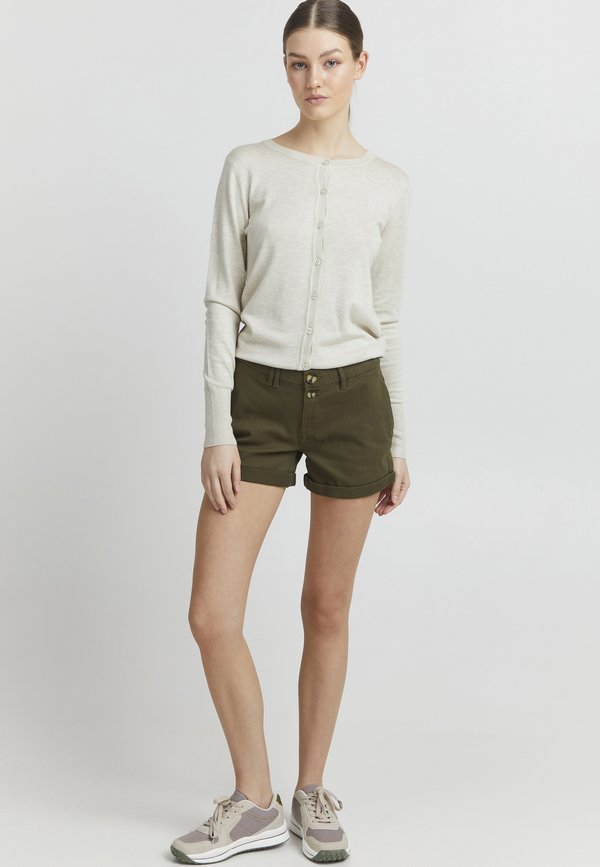 OXPIERA CASUAL FIT - Shorts - grape leaf3