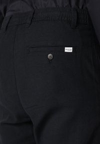 Selected Homme Tygbyxor - black