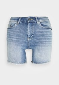 Džínové šortky světle modré barvy s vybledlým efektem, s opotřebovaným lemem a tradičním designem pěti kapes s kovovým kováním.