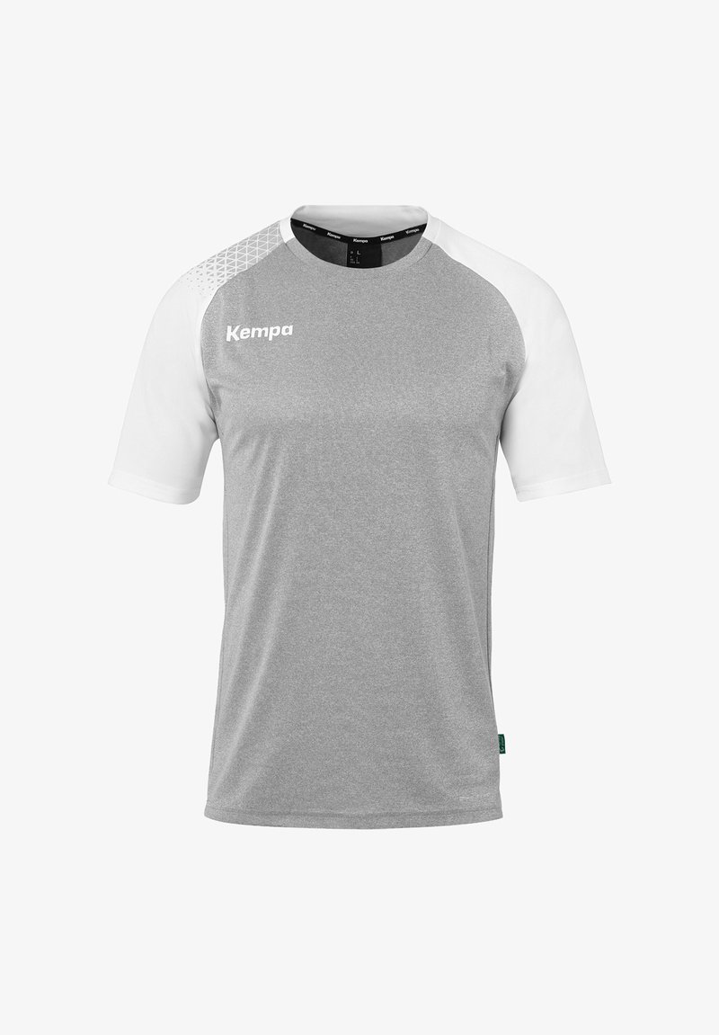 Grå atletisk skjorte med hvide korte ærmer. Har åndbart stof og et geometrisk mønster på skulderen, med "Kempa" logo på brystet.