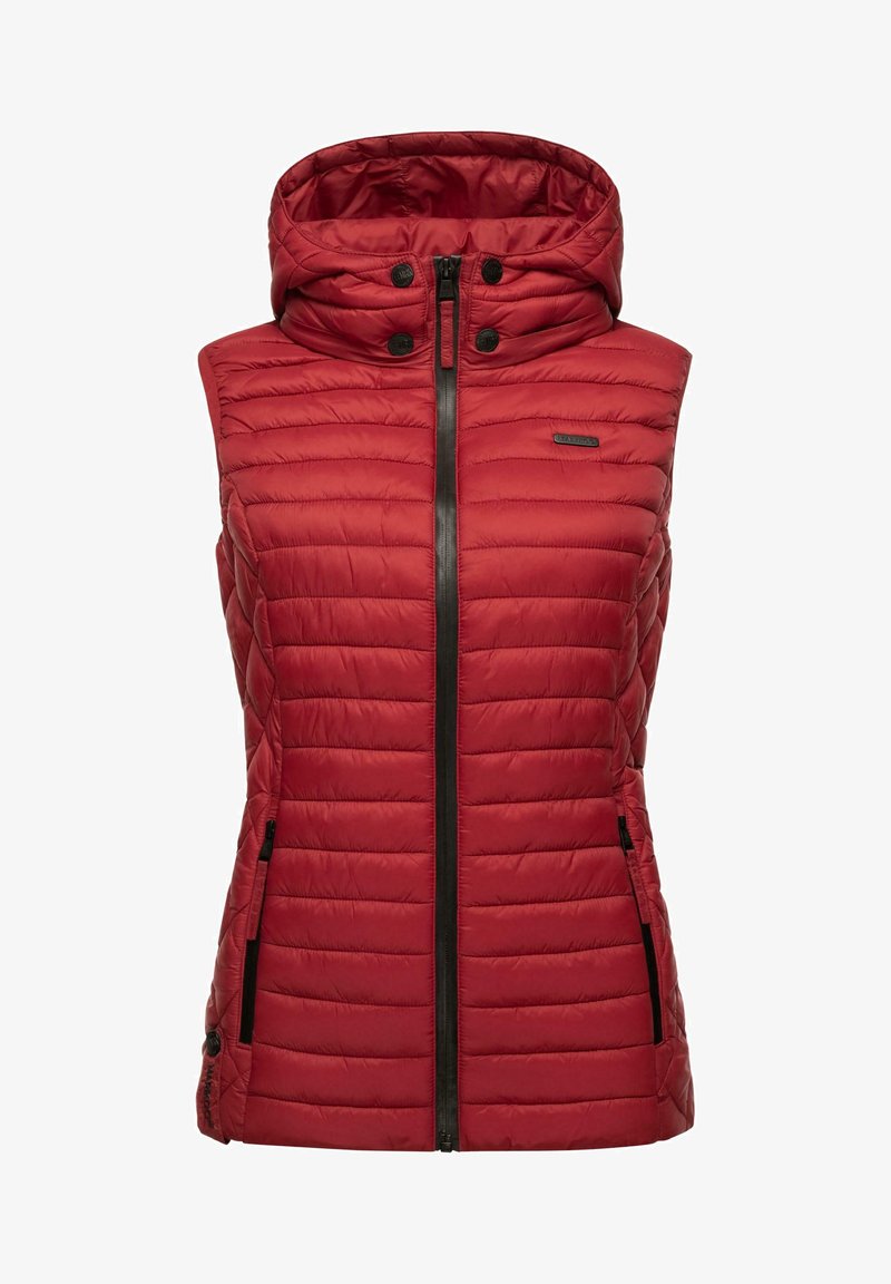 Sarkans izolēts vestes ar kviltotu dizainu, ar kapuci, priekšējo rāvējslēdzēju un divām sānu kabatām. Piedāvā melnus akcentus un regulējamas pogu detaļas.