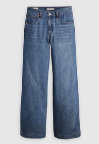 Jean en denim bleu avec jambes larges et droites, fermeture à boutons et zip à l'avant, passants de ceinture et design à cinq poches sur fond uni.