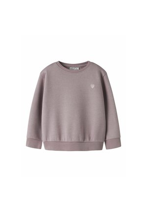 Sweat-shirt violet clair à manches longues avec poignets et ourlet côtelés et un petit cœur brodé sur le côté gauche de la poitrine.