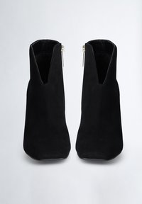 LIU JO Ankle boots - black