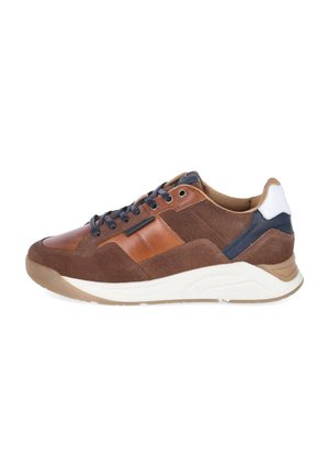 Brązowy i beżowy casualowy sneaker z ciemnoniebieskimi sznurowadłami, białą łatką na pięcie i białą gumową podeszwą, widziany od zewnętrznej strony.