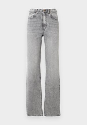 Jean en denim gris délavé, coupe droite, avec fermeture à bouton et à zip, poches avant et passants de ceinture sur fond blanc.