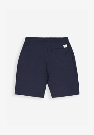 Marineblaue Herren-Shorts mit elastischem Bund, einer einzelnen Gesäßtasche auf der rechten Seite mit einem kleinen Patch-Label und dezentem Stickdetail.