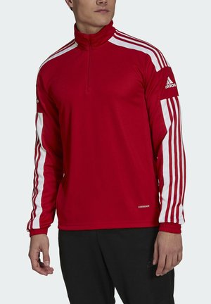 Rood sportshirt met lange mouwen en een kwart rits, witte drie-strepen ontwerp op de mouwen, gemaakt van vochtafvoerende stof, met "AEROREADY" branding.