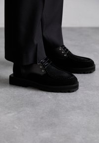 KHOLI BOOT UNISEX - Aulinukai su platforma - black