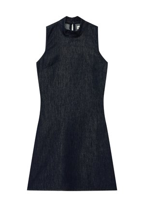 Robe en denim foncé sans manches avec un col montant et une jupe trapèze, avec une fermeture à boutons dans le dos.