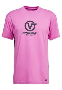 Vaaleanpunainen puuvillainen t-paita, jossa musta grafiikkalogo "Off The Wall" ja teksti "Since 1966". Lyhyet hihat ja pyöreä kaula-aukko.