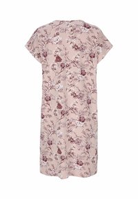 Vaaleanpunaisesta kankaasta valmistettu kukallinen lyhythihainen mekko, jossa on burgundin ja valkoisten kukkien kuosi, löysällä istuvuudella ja suorat leikkaukset.