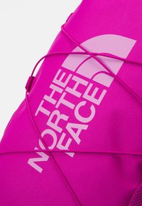 The North Face COURT JESTER UNISEX - Nahrbtnik - deep mulberry/dragonfruit