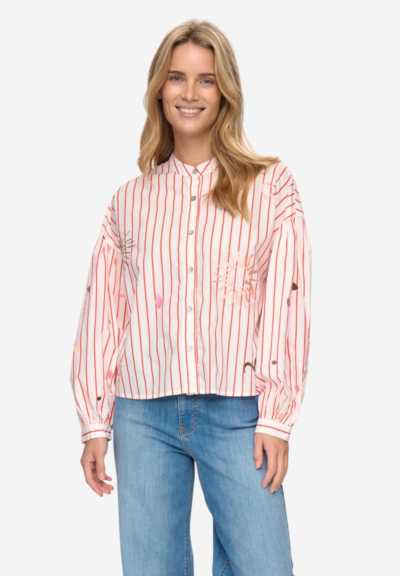 Stribet skjorte med knapper i lyserød og rød, med løs pasform, lange ærmer og broderede detaljer foran.