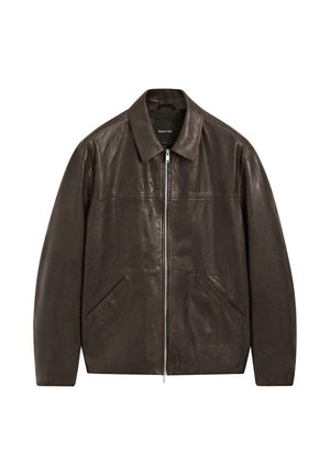 Veste en cuir marron foncé avec fermeture éclair sur le devant, manches longues, col pointu et deux poches fendues sur les côtés.