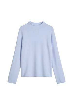 Lichtblauwe coltrui met lange mouwen van zachte stof. Eenvoudig ontwerp met een losse pasvorm en minimale stiksel details.