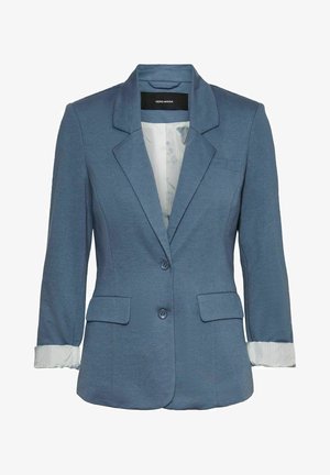 Blauer Blazer mit Reverskragen, zwei Fronttaschen und Knopfverschluss. Die Ärmel haben ein gestreiftes Muster. Hergestellt aus glattem Stoff.