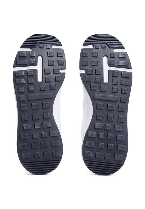 LIGHTWEIGHT RWB - Trainers2