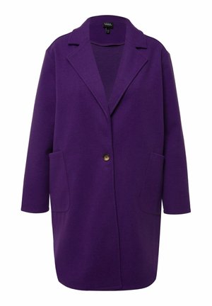 Paarse wolblendjas met een opstaande kraag, enkele knoopsluiting en twee voorzakken. Ontworpen met een relaxte pasvorm en middenlang.