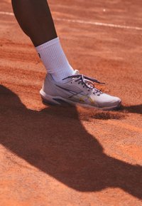 SOLUTION SWIFT 2 - Chaussures de padel - neutral pink/pure gold