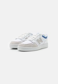 New Balance Obuća za košarku - white/dark blue
