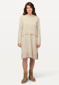 Ulla Popken TEXTURED  - Pletené šaty - creme