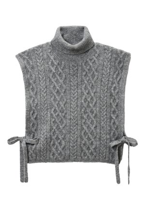 Pull sans manches gris tricoté avec col roulé, motif torsadé et liens latéraux sur fond blanc.