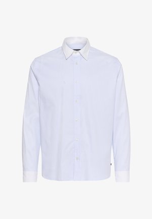 Cămașă lungă cu mânecă lungă, în dungi albastre deschise, cu guler ascuțit alb, închidere cu nasturi în față și manșete albe în contrast. Fabrică din bumbac.