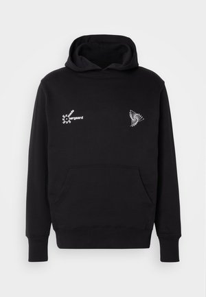 Felpa nera con cappuccio e tasca frontale a marsupio. Presenta testo bianco ed elementi grafici geometrici sul petto. Realizzata in morbido cotone.