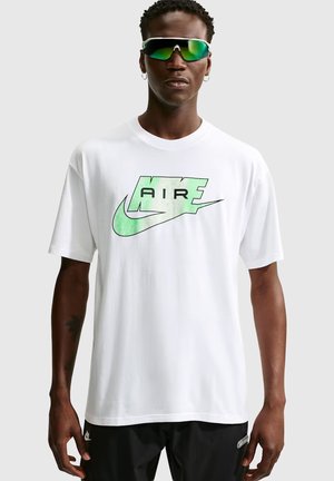 Nike Sportswear, NIKE SPORTSWEAR T-SHIRT AIR AOP - Camiseta estampada - weiß
