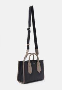 BOSS SANDY TOTE - Rankinė - black