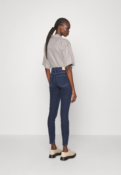 Paige HOXTON ANKLE - Calças de ganga de corte skinny - dark blue