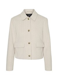 Veste beige en chevron avec un col, fermeture à boutons sur le devant et deux poches à rabat. Fabriquée en tissu texturé avec une coupe structurée.