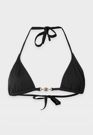 Čierny trojuholníkový bikini top s viazaním na krk a zlatou dekoratívnou prackou v strede vpredu na jednoliatom pozadí.