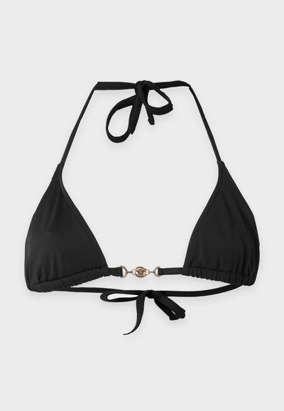 Haut de bikini noir en forme de triangle avec liens au cou et une boucle décorative dorée au centre devant sur fond uni.