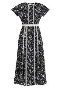 Svart klänning med blommönster, korta ärmar, en figurnära midja och spetsdetaljer. Har en lång, flödande kjol och vertikala vita ränder.