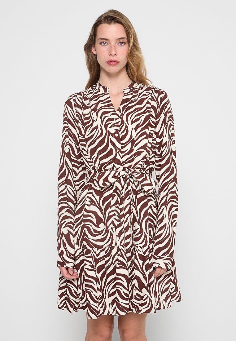 YAS Blousejurk zwart YAS Blousejurk zwart