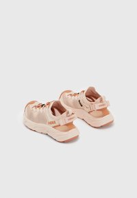 HOKA HOPARA 2 - Túracipők - cream/cedar