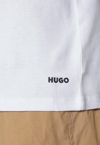 HUGO Jednoduché tričko - white