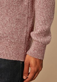 Next Sweter