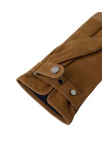 Guanto in suede marrone con design aderente, dotato di chiusura a scatto e morbida fodera interna. Texture liscia con dettagli di cucitura pulita.