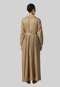 Touché Privé ZIPPERED COLLAR - Maxi šaty - beige