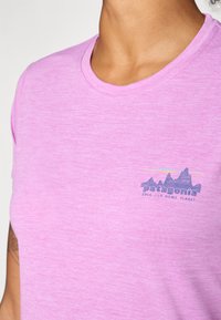 Patagonia DAILY GRAPHIC - Sportfelső - brisk purple